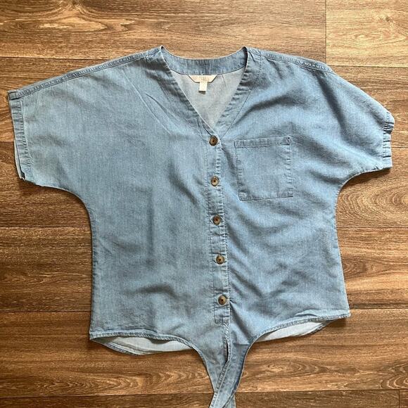 Time and Tru  (S)Clasic Chambray Tie Front Button Up V neck Blouse Loose fittig - Picture 10 of 10